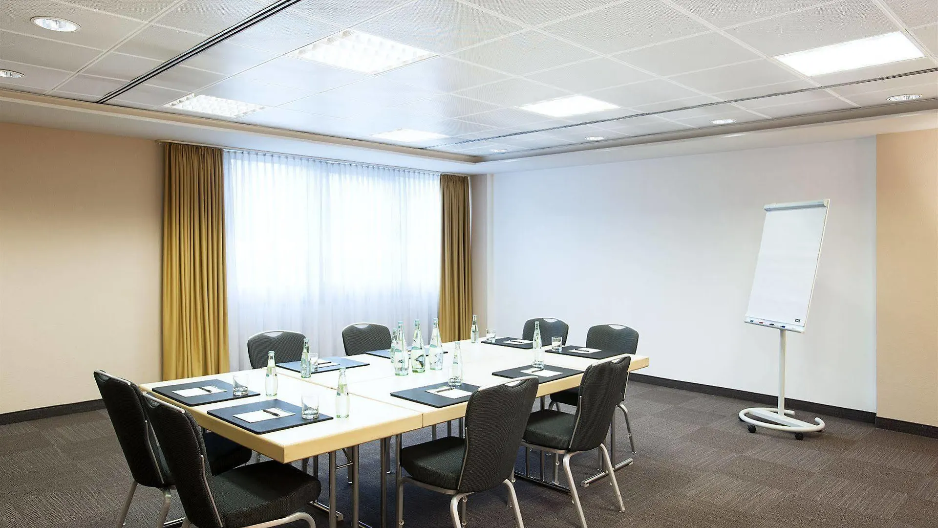 Otel Nh Duesseldorf City